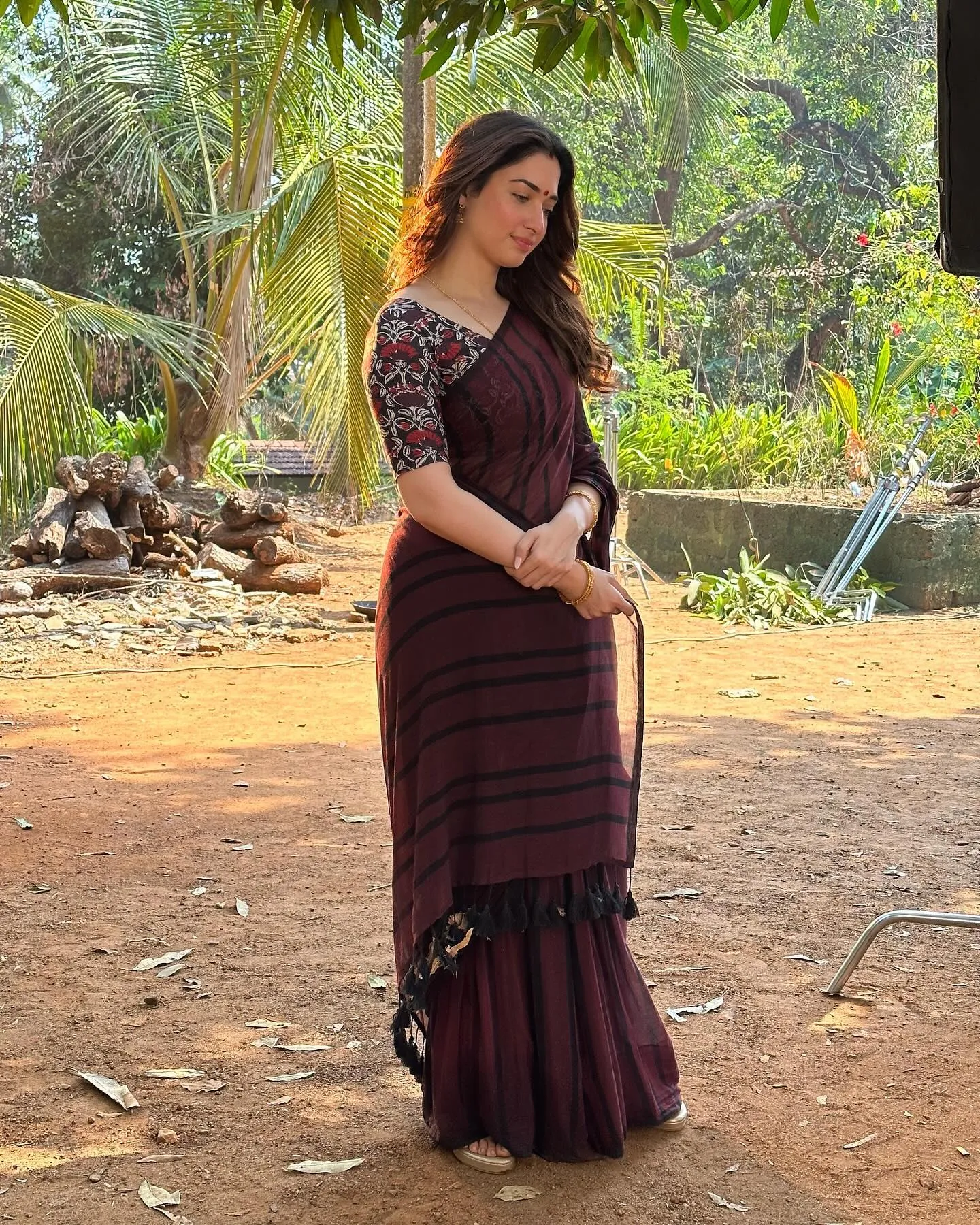 TOLLYWOOD ACTRESS TAMANNAAH BHATIA STILLS IN MAROON SAREE 2